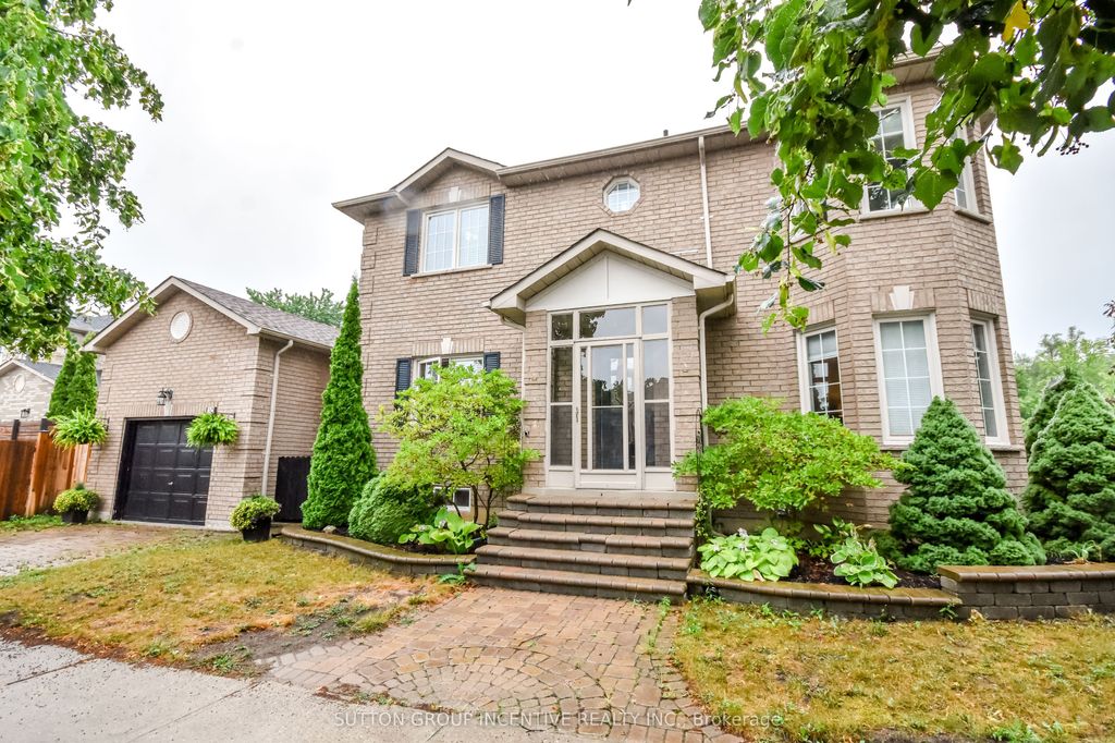 Photo of 30 Bruce Crescent, Barrie, ON L4N 8T8 (MLS # S12455766)