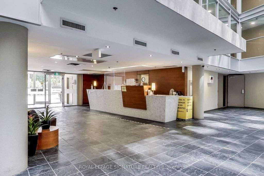 Photo of 650 Queens Quay N/A W #1807, Toronto, ON M5V 2Y7 (MLS # C13151144)