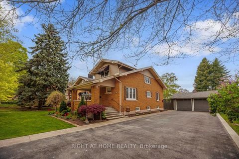 Photo of 16 Nelles Boulevard, Grimsby, ON L3M 3R1 (MLS # X12422536)