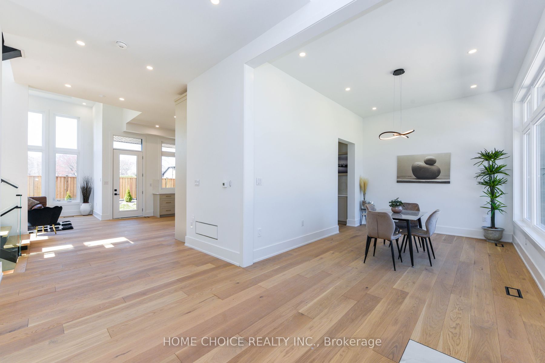 310 Tuck Drive S
