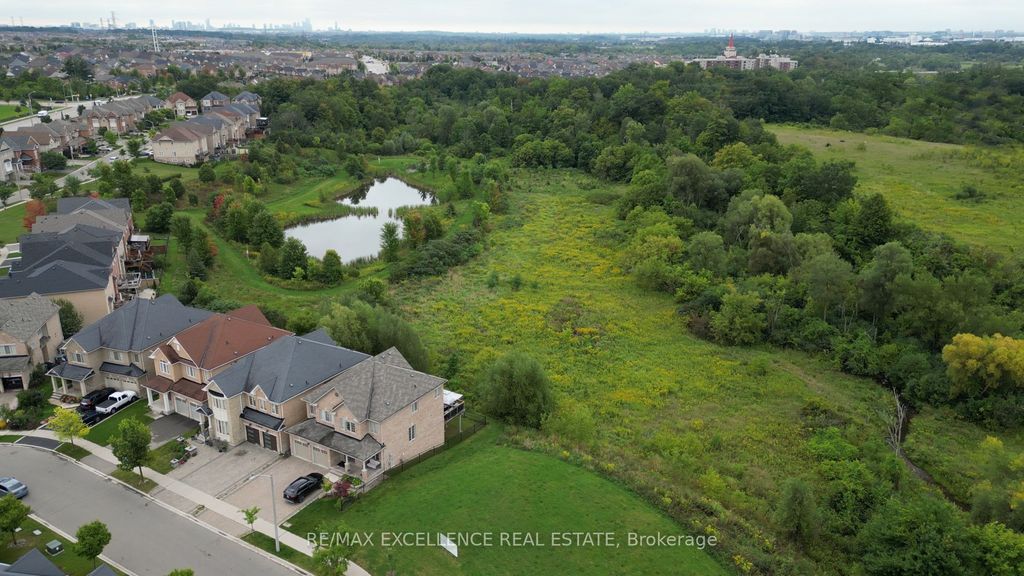 Photo of 26 Fahey Drive, Brampton, ON L6Y 0N7 (MLS # W13028114)