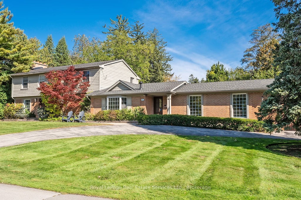 Photo of 1151 Morrison Heights Drive, Oakville, ON L6J 4J2 (MLS # W13912338)