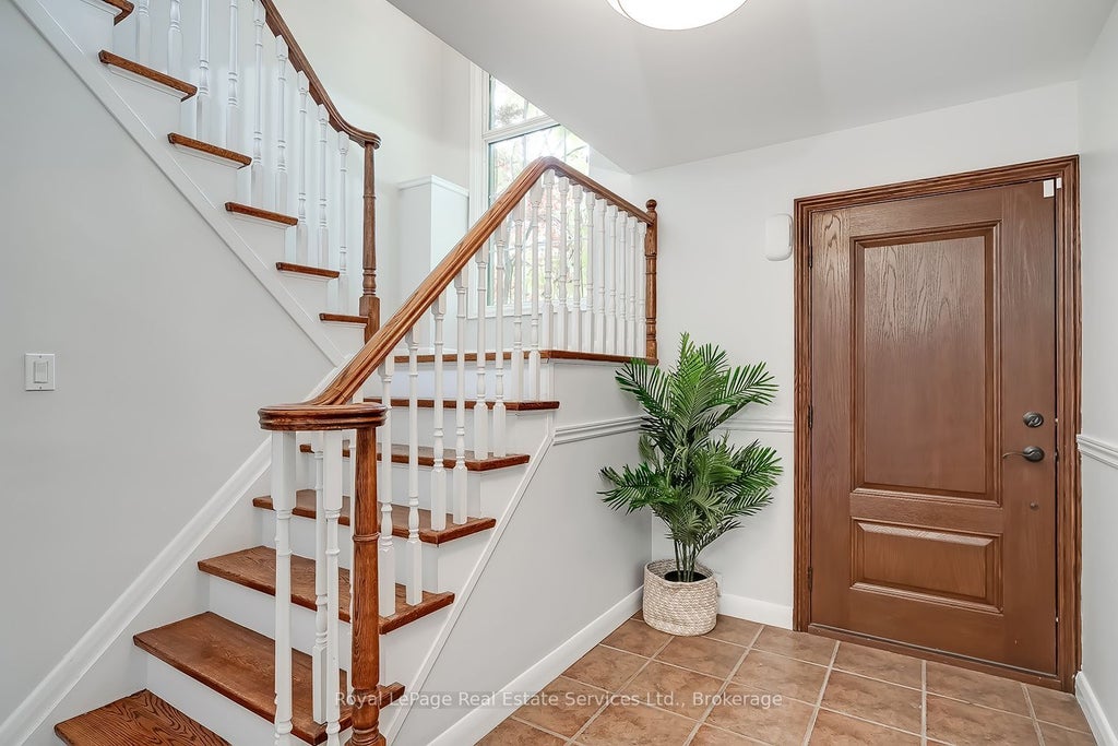 Photo of 1151 Morrison Heights Drive, Oakville, ON L6J 4J2 (MLS # W13912338)