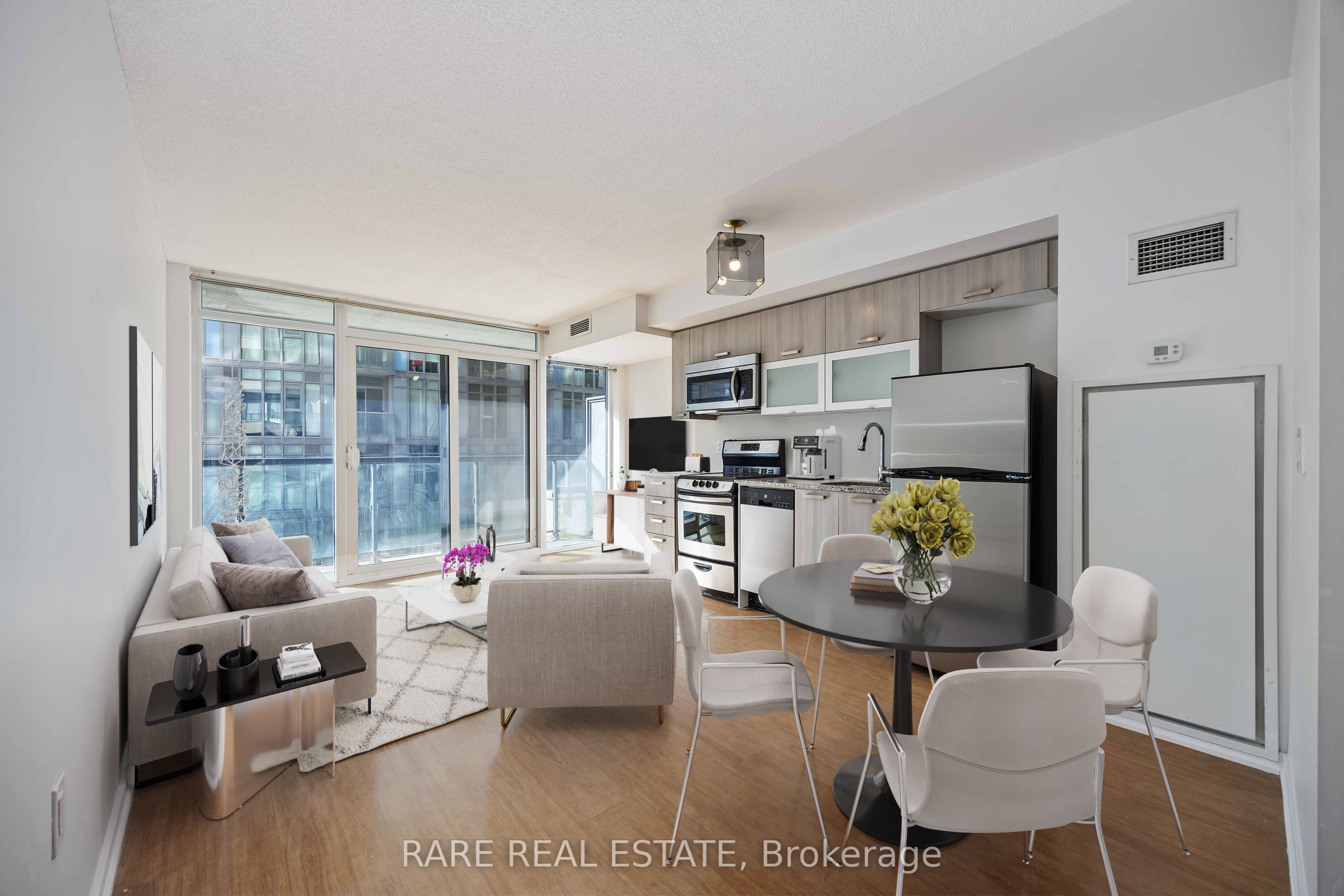 36 Lisgar Street 519W