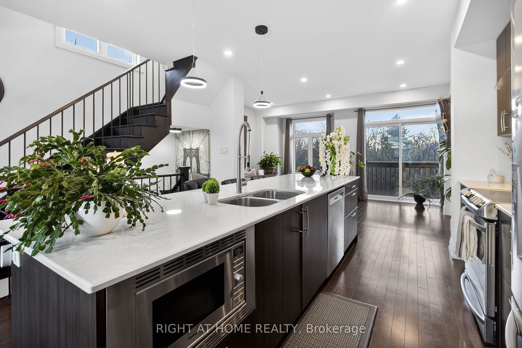 Photo of 1802 Mitoff Place, Mississauga, ON L4W 0E8 (MLS # W12803962)