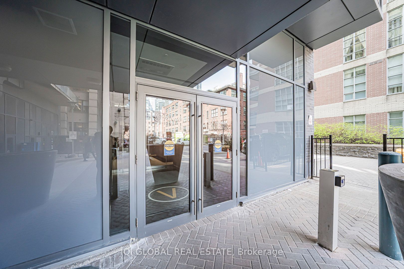 478 King Street W 406