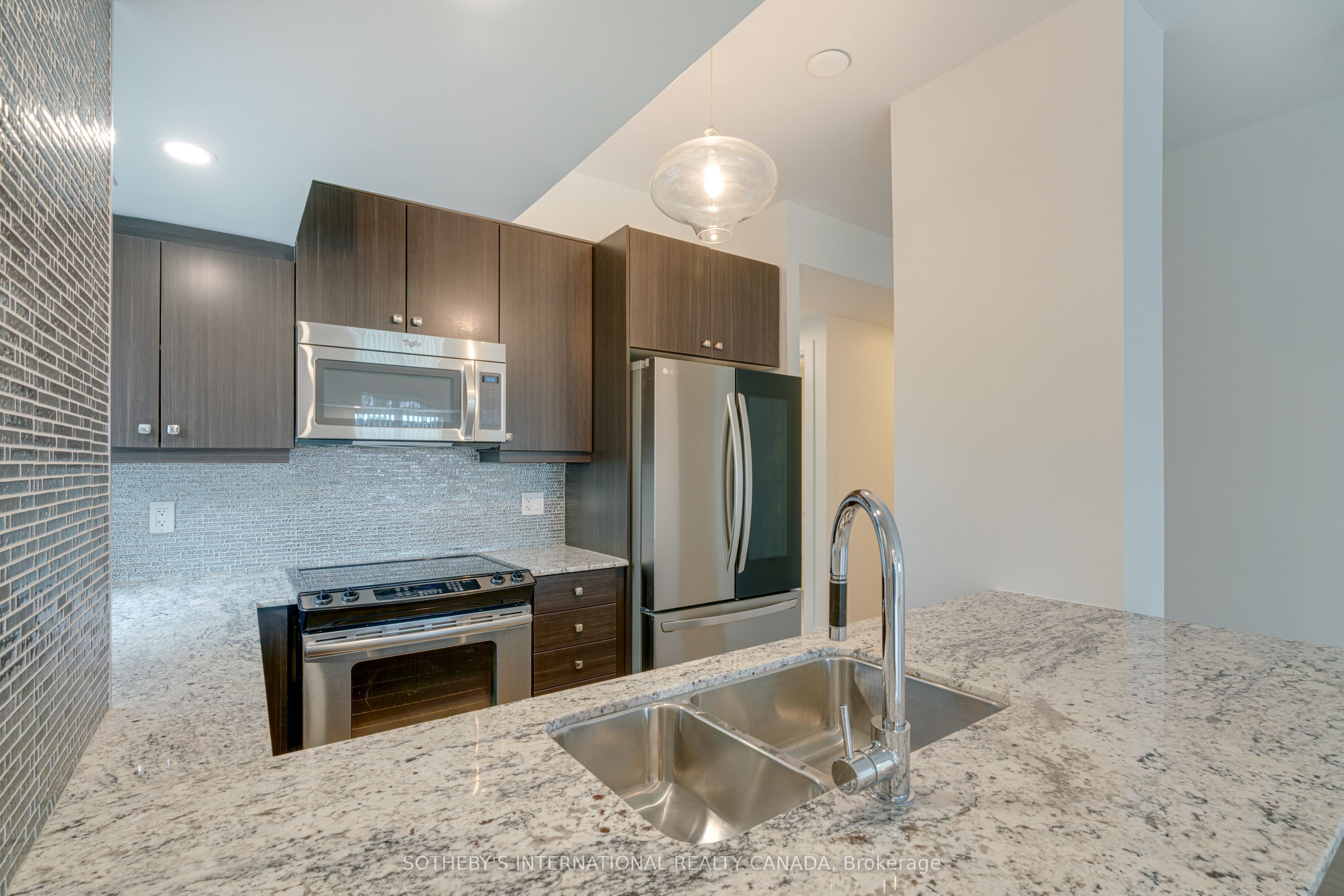 8302 Islington Avenue 302