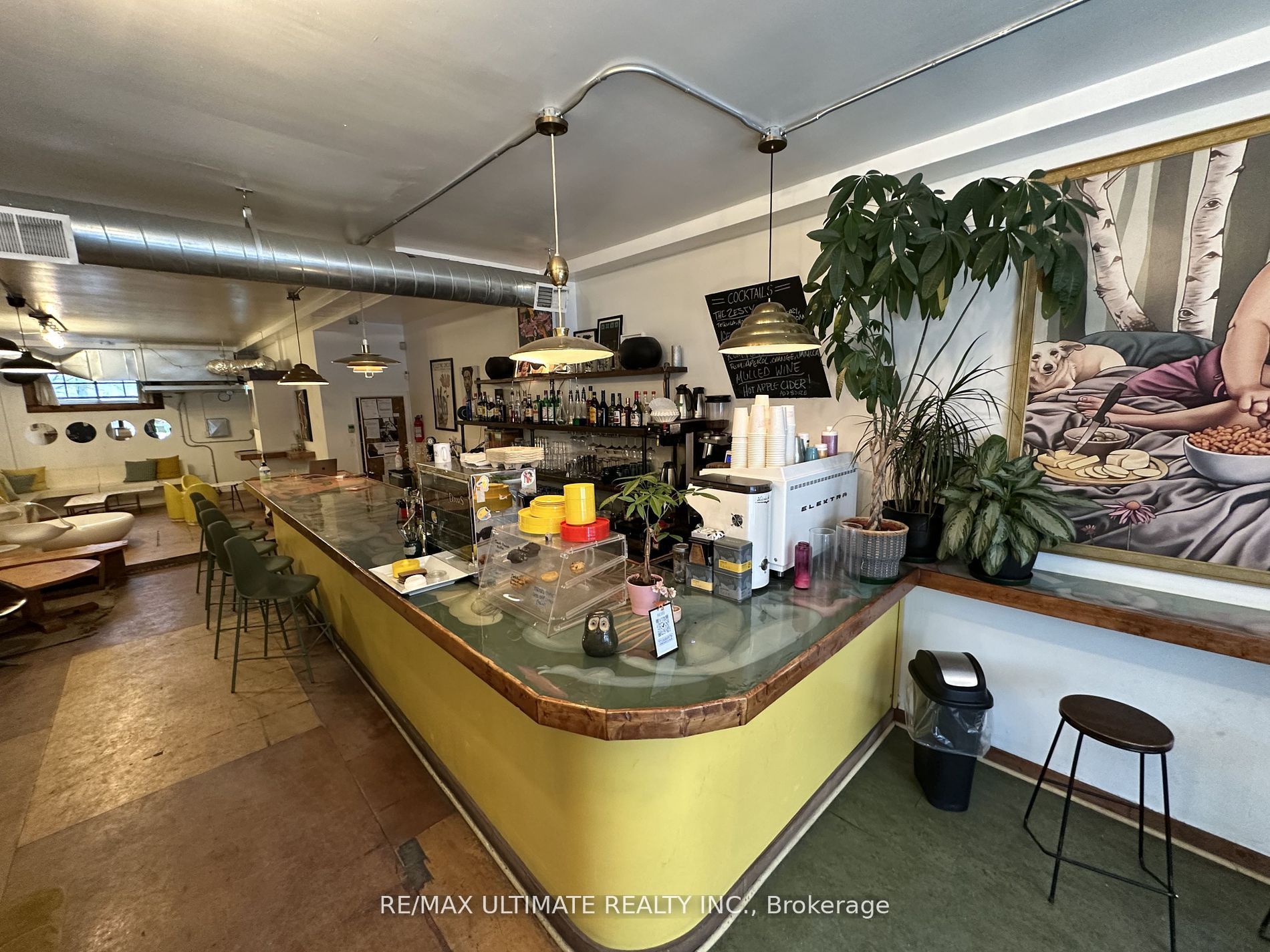 1662 Queen Street W