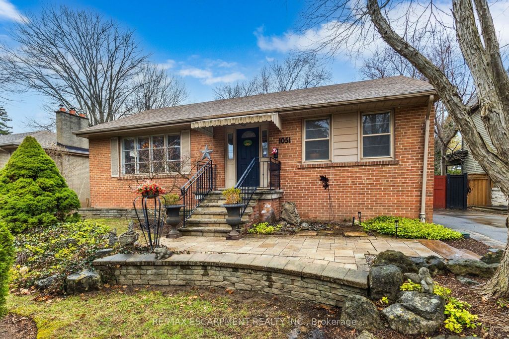 Photo of 1051 Melvin Avenue, Oakville, ON L6J 2V8 (MLS # W12986568)