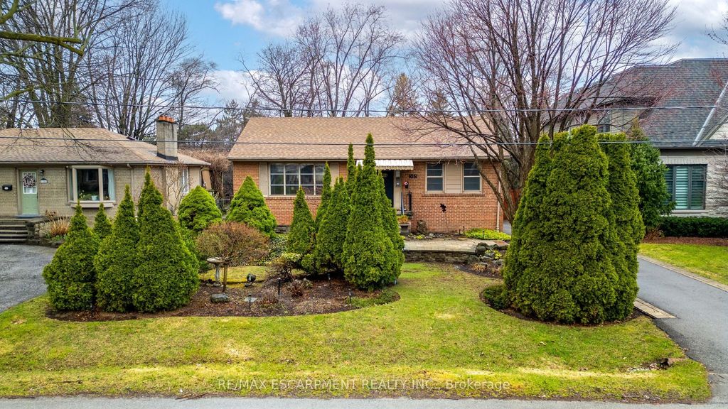 Photo of 1051 Melvin Avenue, Oakville, ON L6J 2V8 (MLS # W12986568)