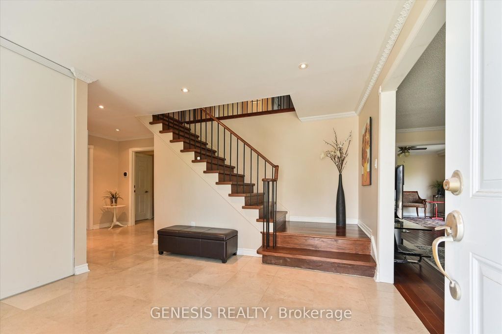 Photo of 242 Banbury Road, Toronto, ON M3B 3C8 (MLS # C12252700)