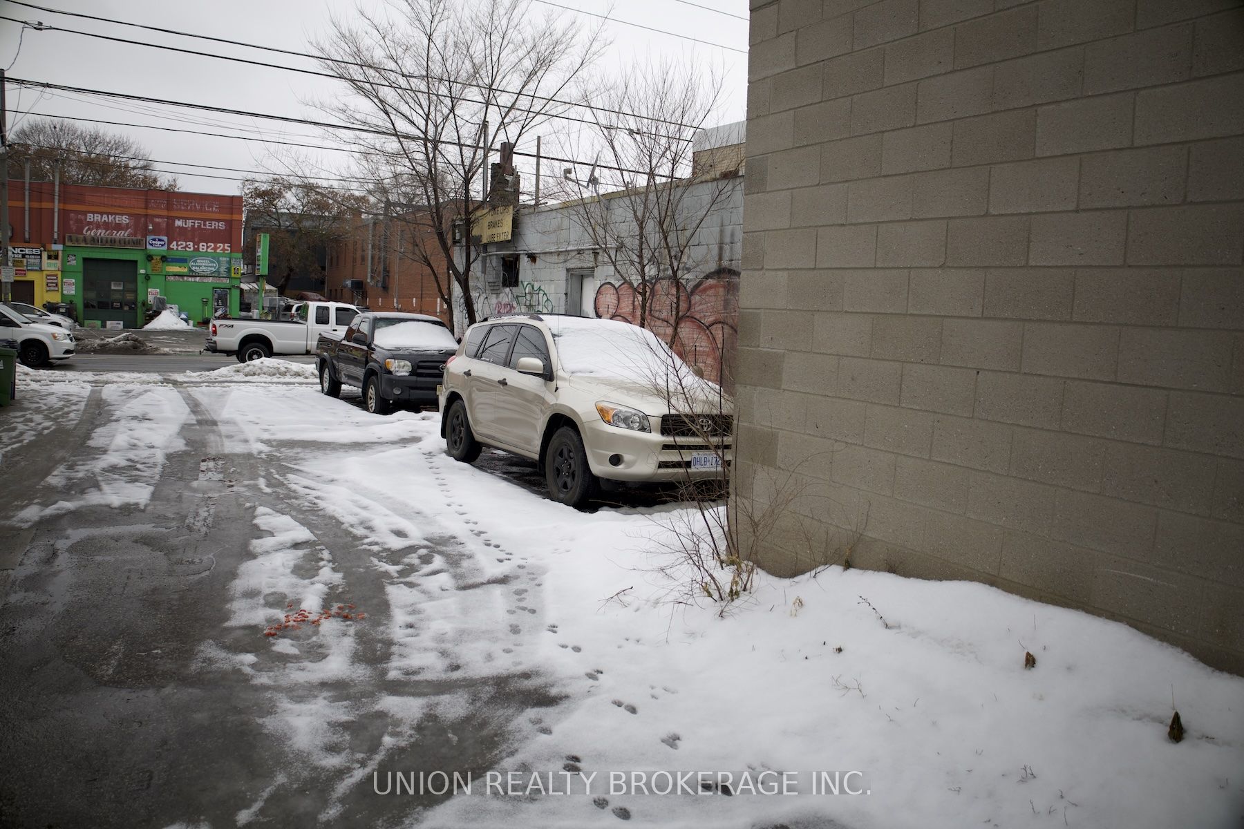 1211 Woodbine Avenue