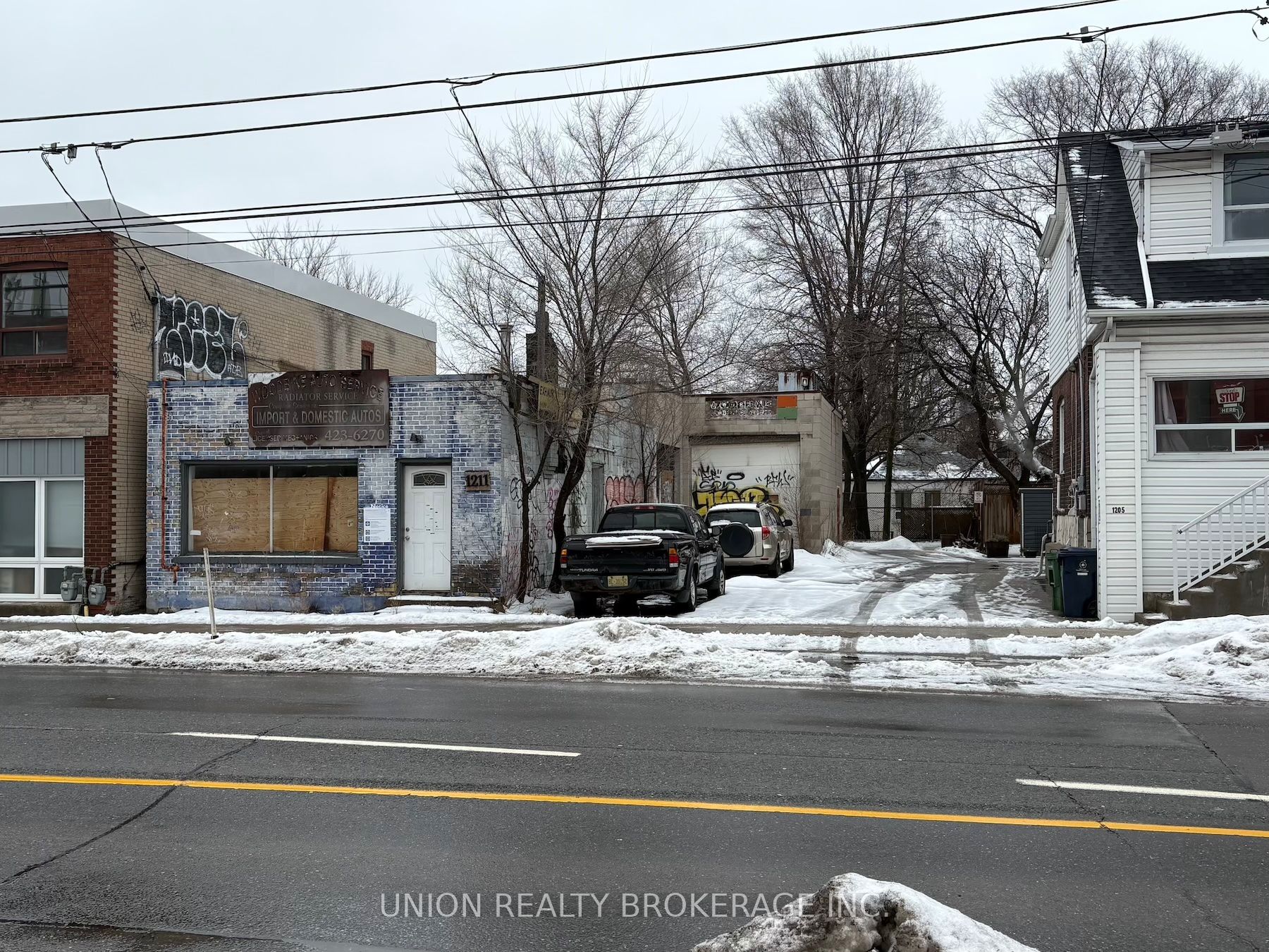 1211 Woodbine Avenue