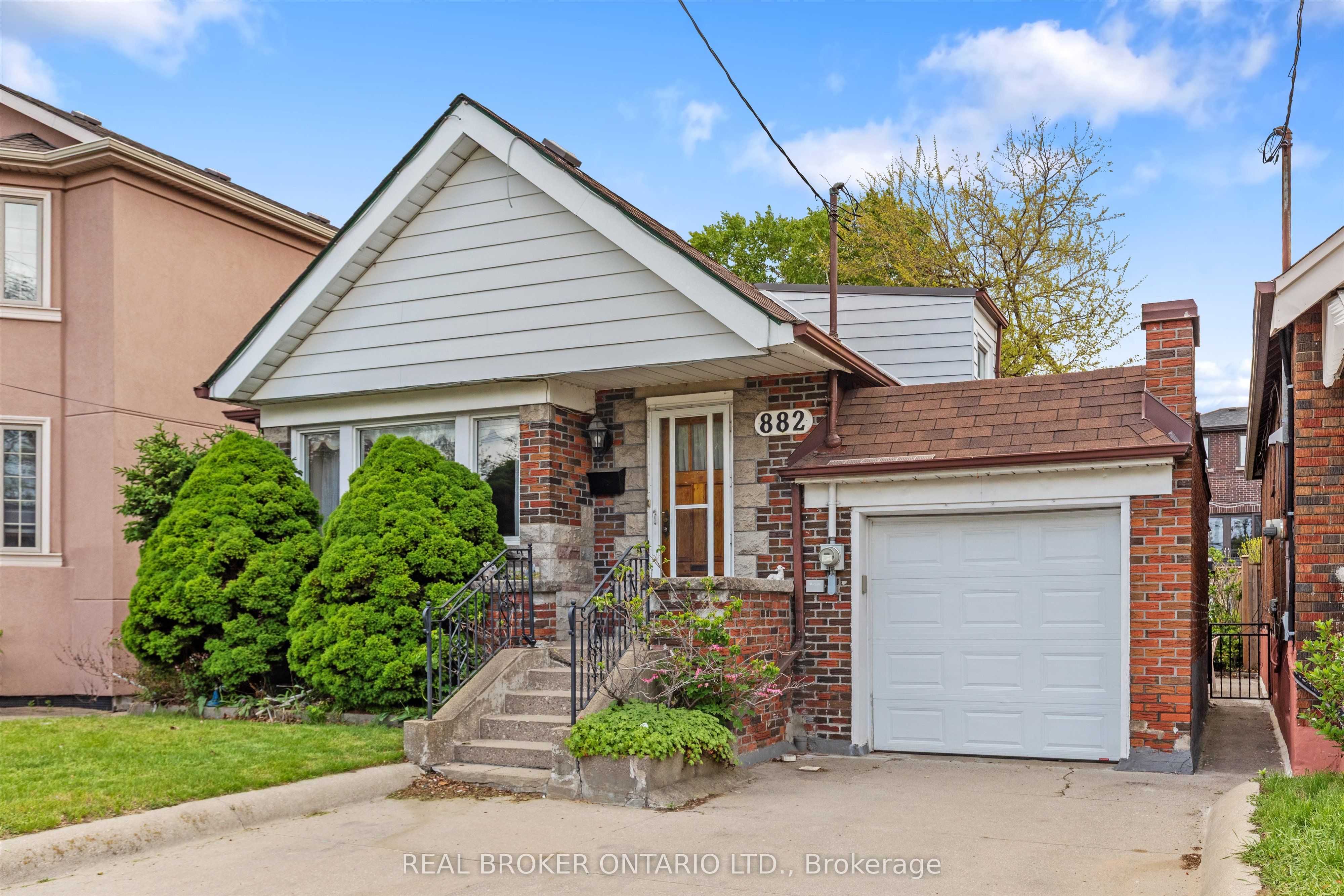 882 Coxwell Avenue