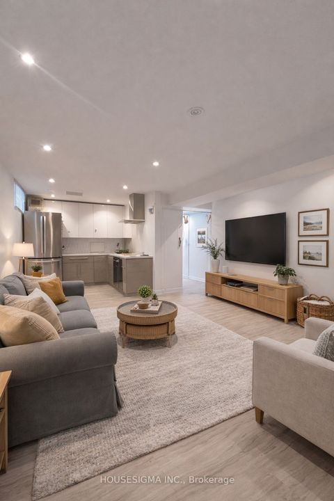 19 Savoy Avenue Toronto ON M4C 2X4