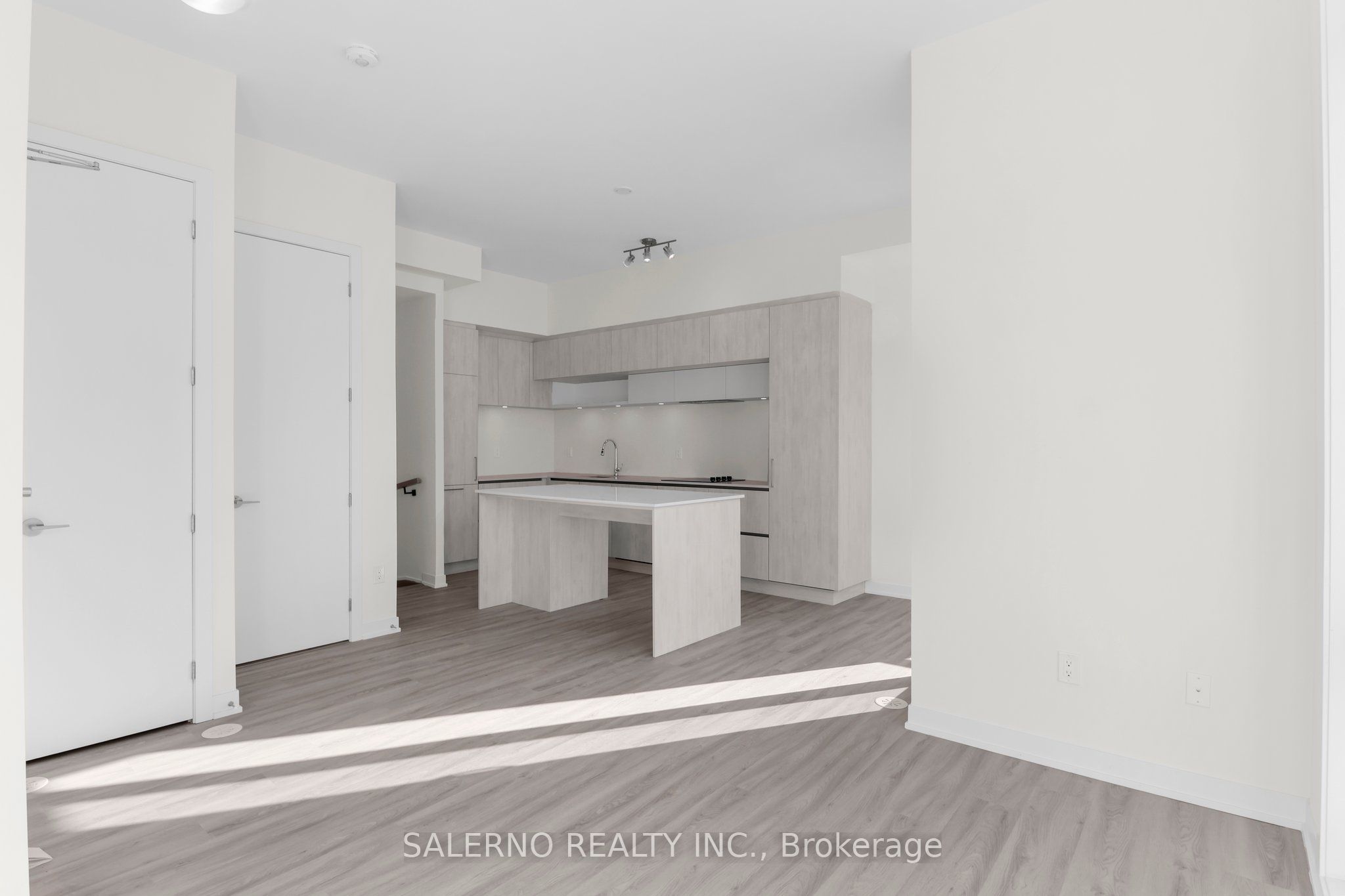 8 David Eyer Road 1214