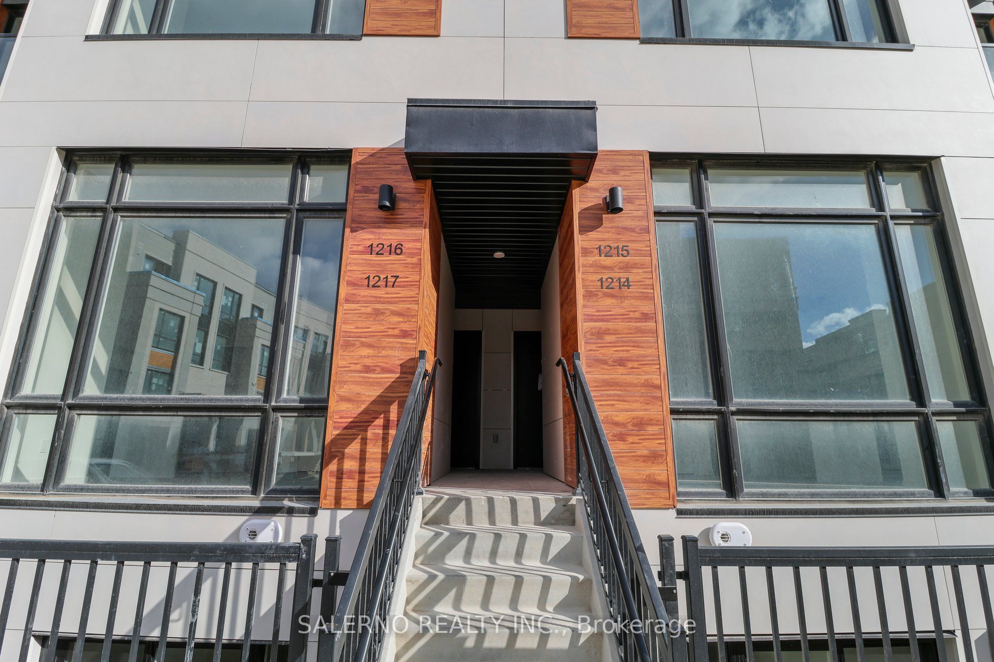 8 David Eyer Road 1214