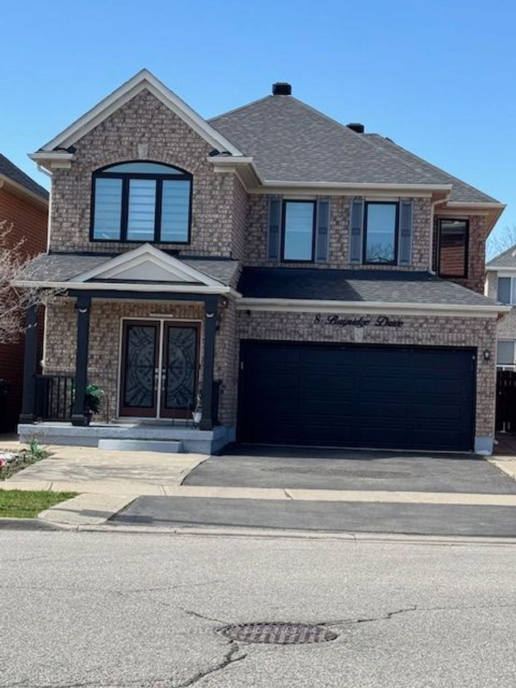 Photo of 8 Bayridge Drive S, Brampton, ON L6P 2H8 (MLS # W12645276)