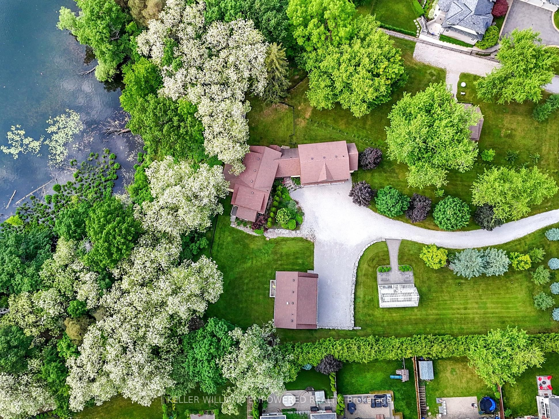 6 and 8 Macleod Estate Court