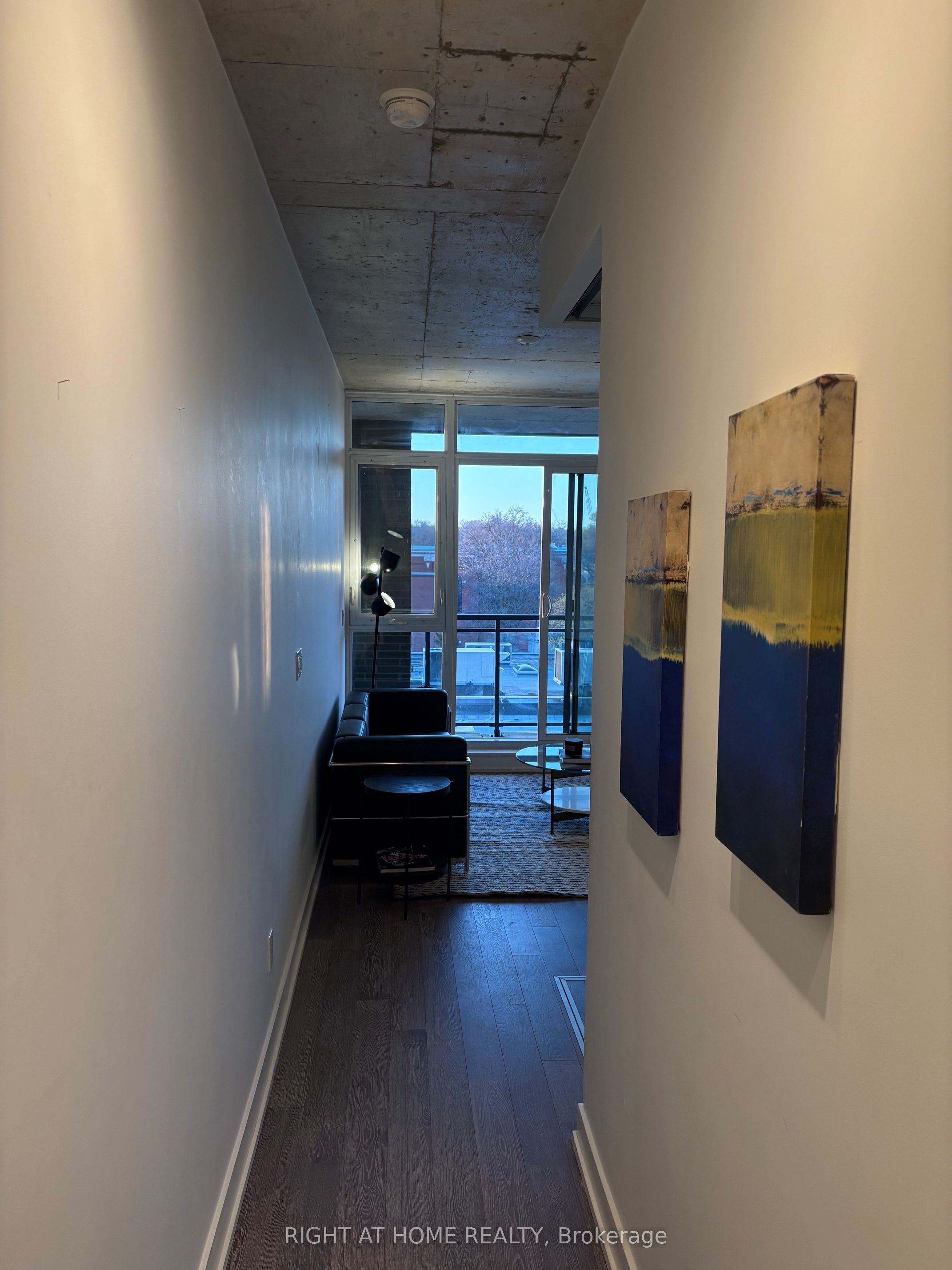 1190 Dundas Street E 627