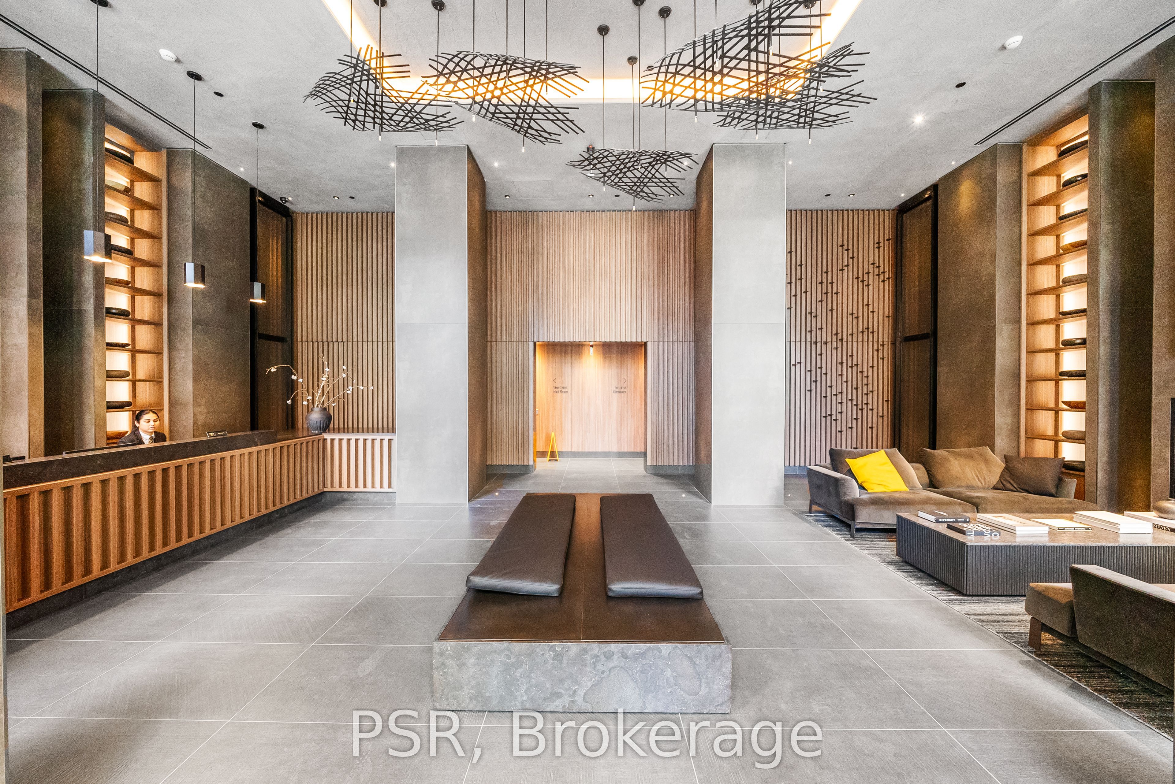 55 Charles Street E 4102