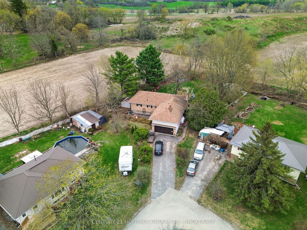 Photo of 187 Hillside Circle, Leeds and the Thousand Islands, ON K0H 2N0 (MLS # X13074708)