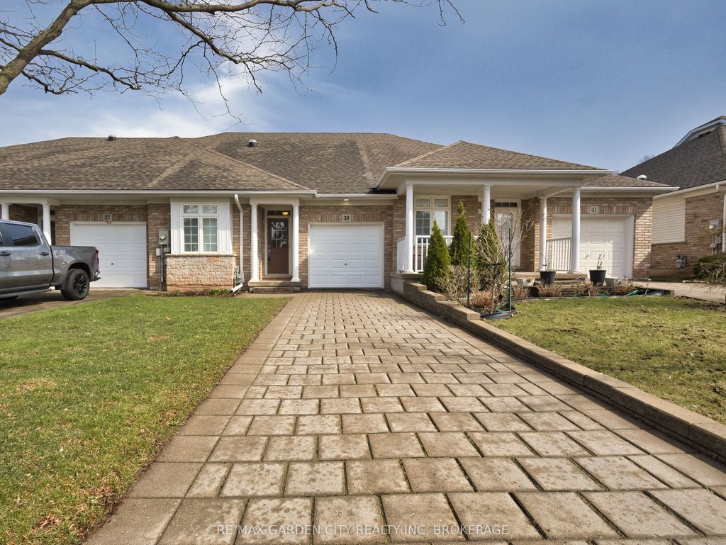 Photo of 39 Vintners Lane, Grimsby, ON L3M 5N7 (MLS # X12942418)