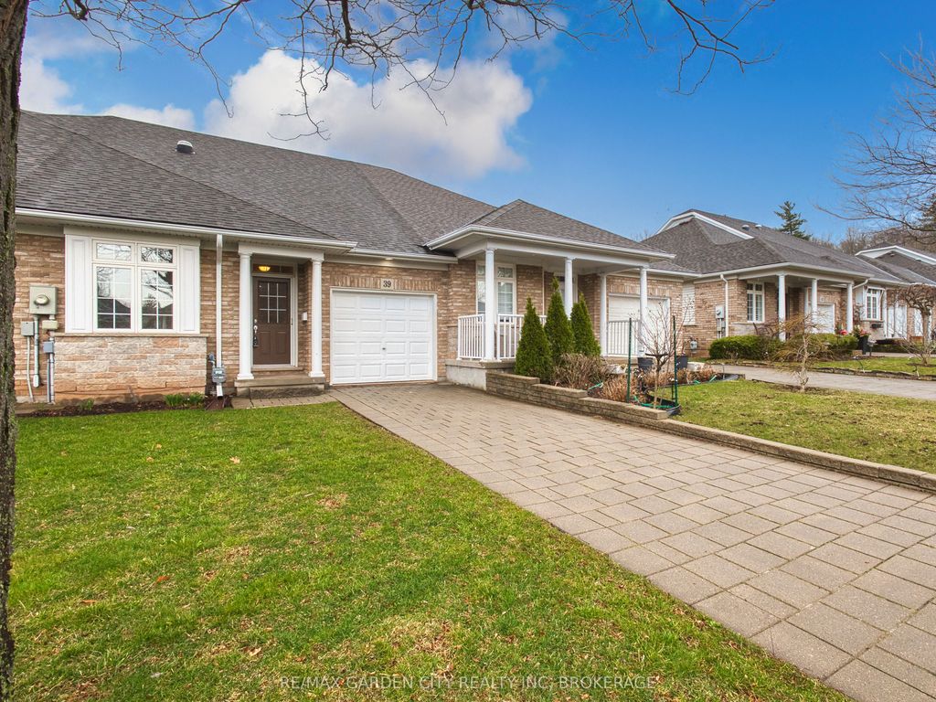 Photo of 39 Vintners Lane, Grimsby, ON L3M 5N7 (MLS # X12942418)