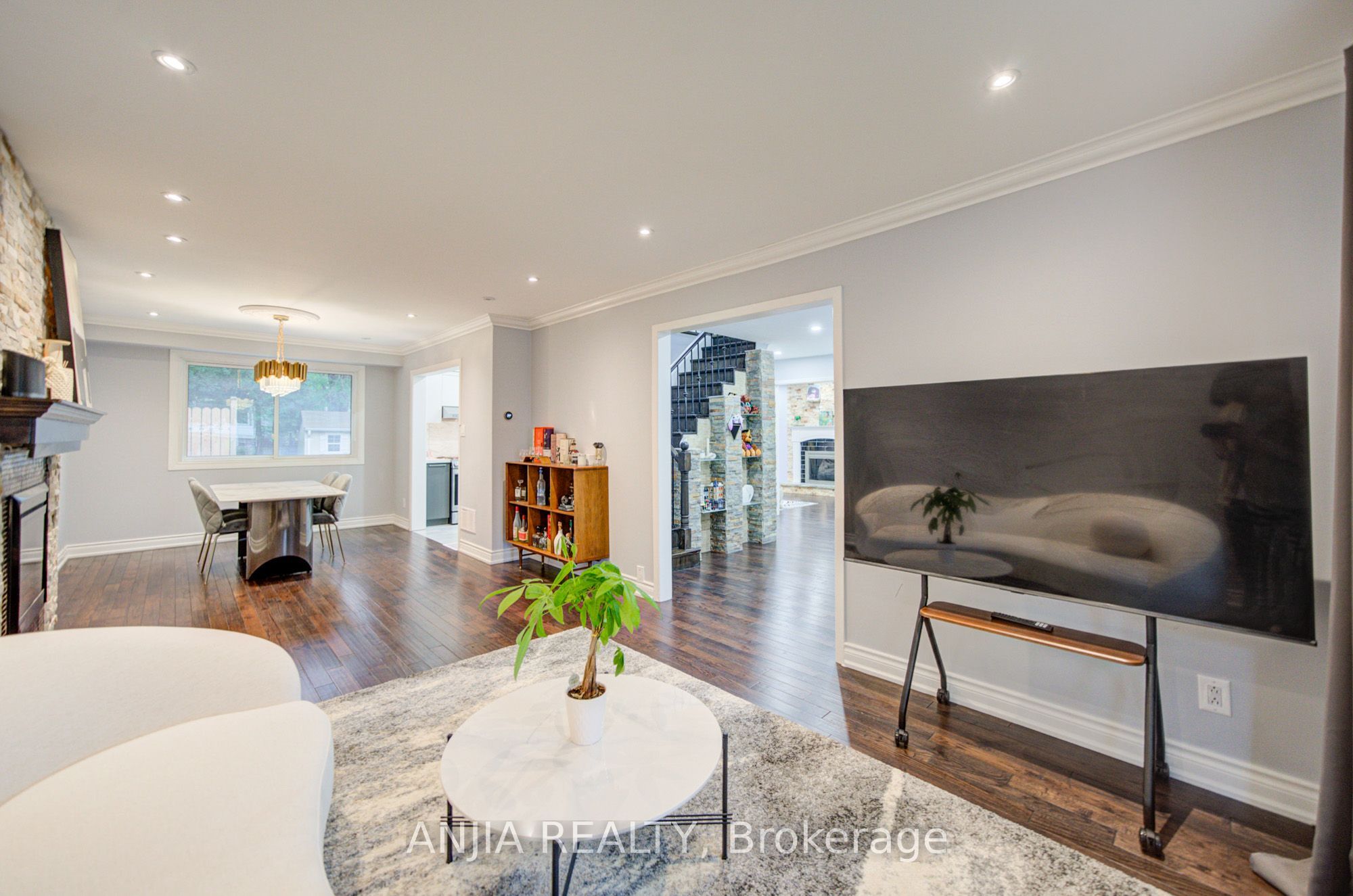 58 Summerfeldt Crescent