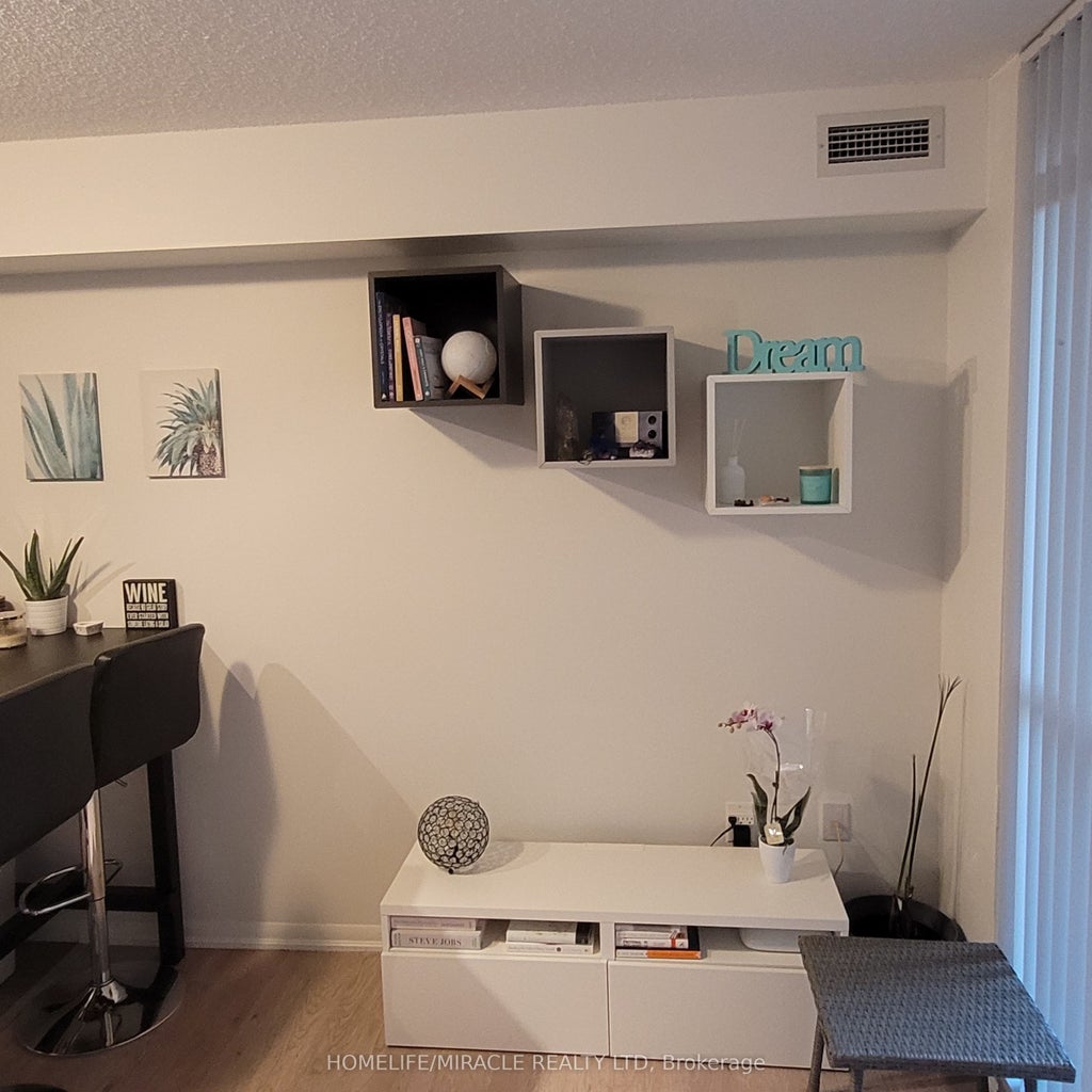Photo of 830 Lawrence Avenue W #529, Toronto, ON M6A 0A2 (MLS # W13642402)