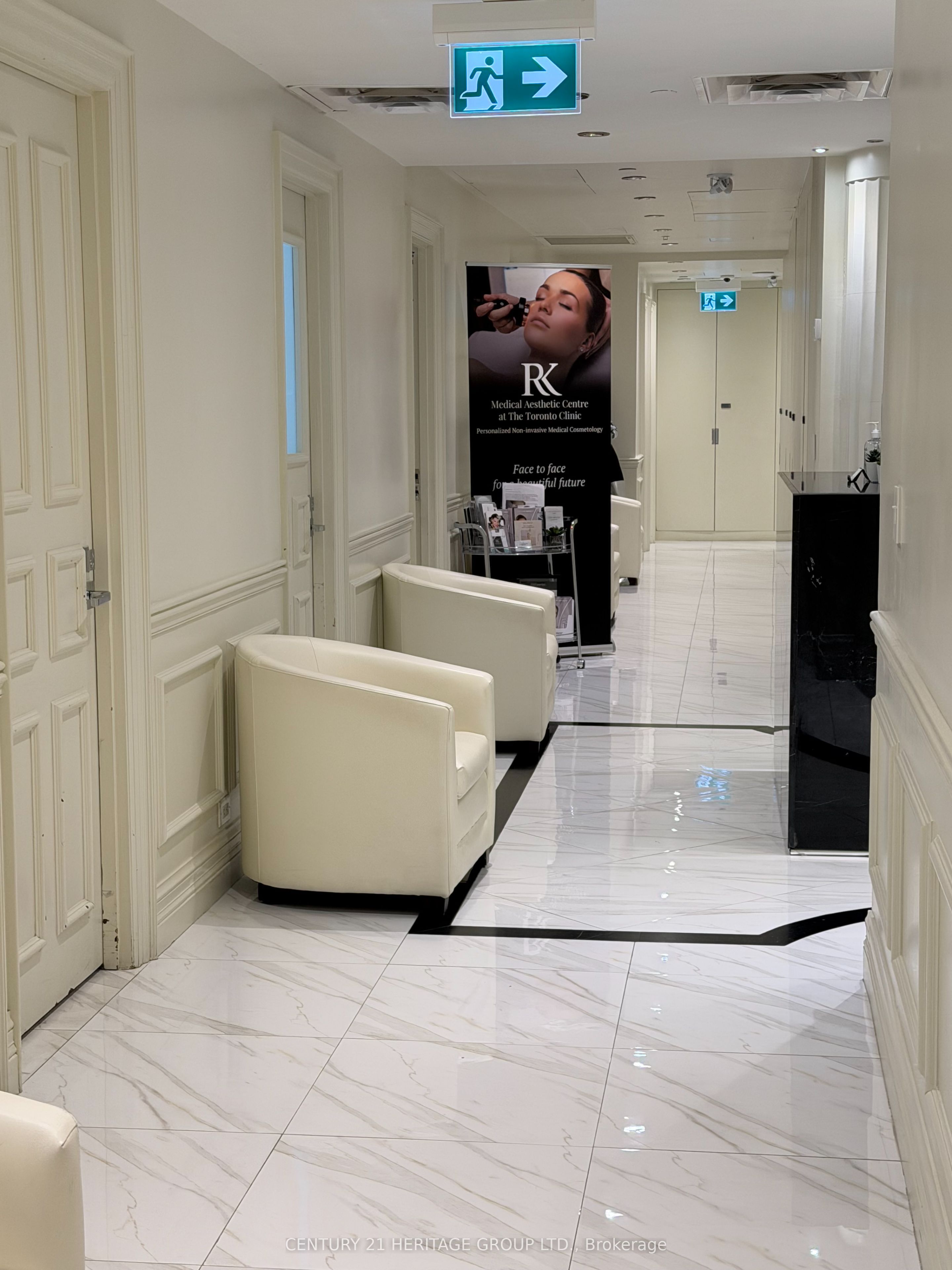 55 AVENUE Road 2000