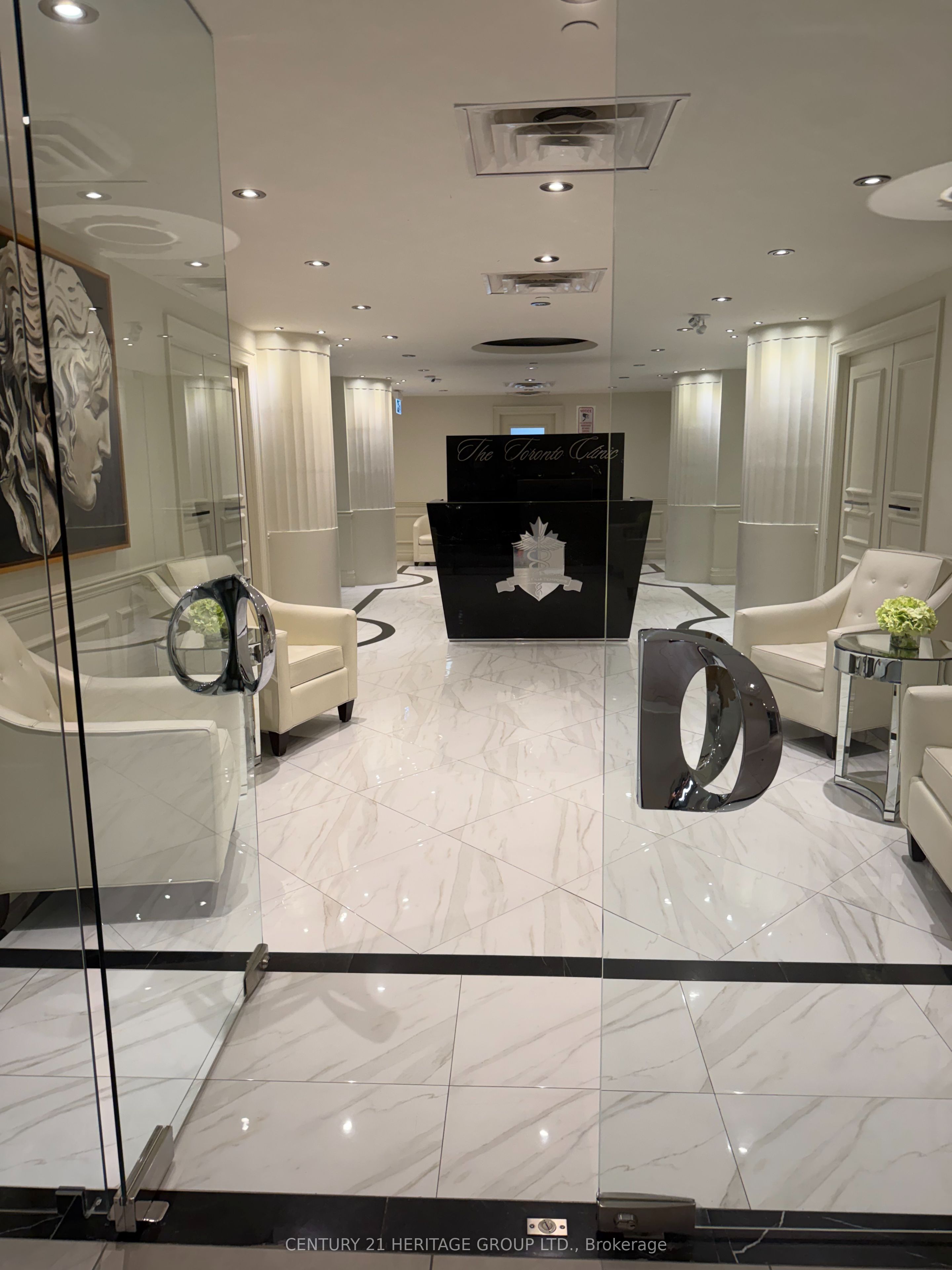 55 AVENUE Road 2000