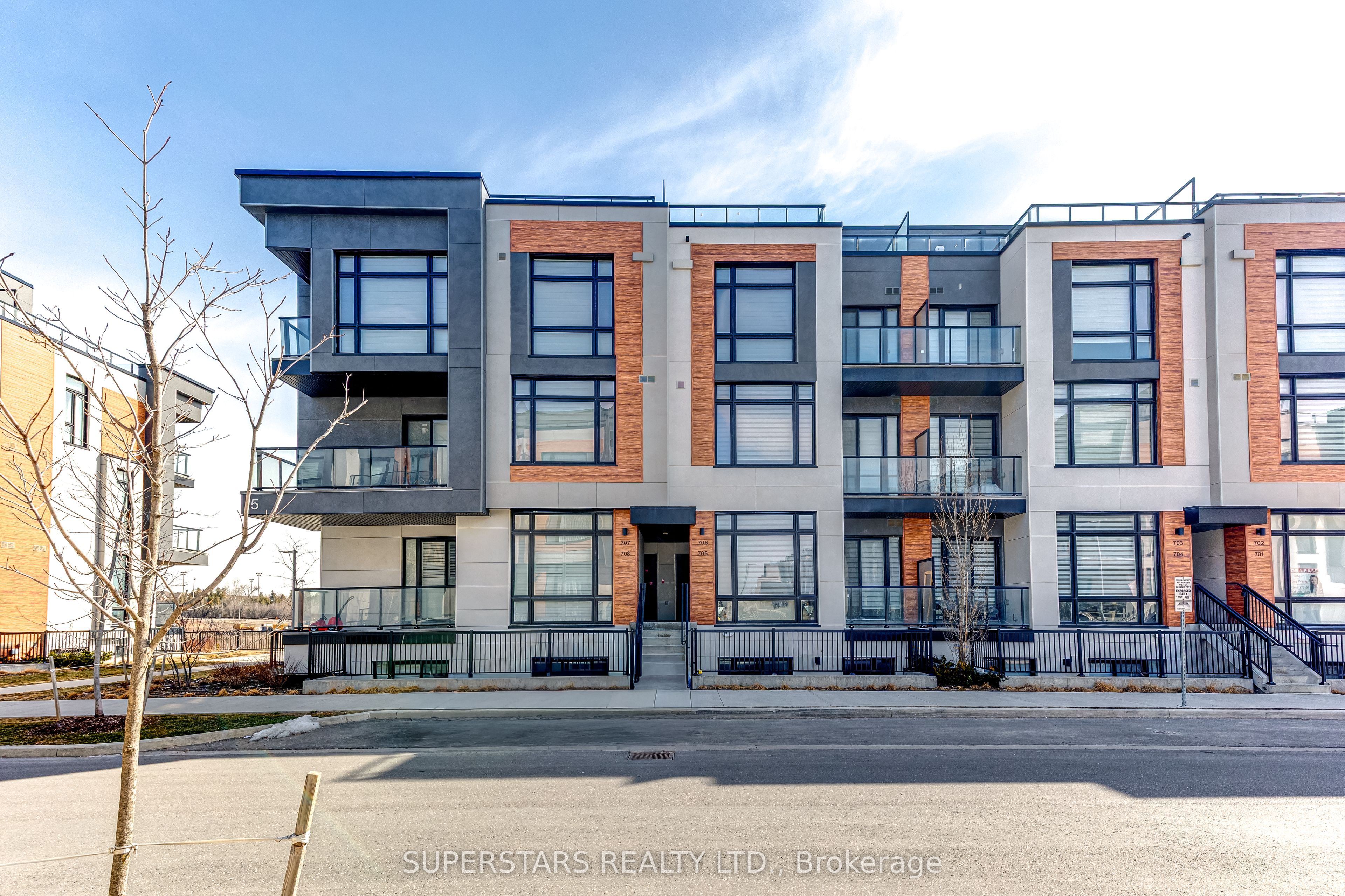 5 Steckley House Lane 705