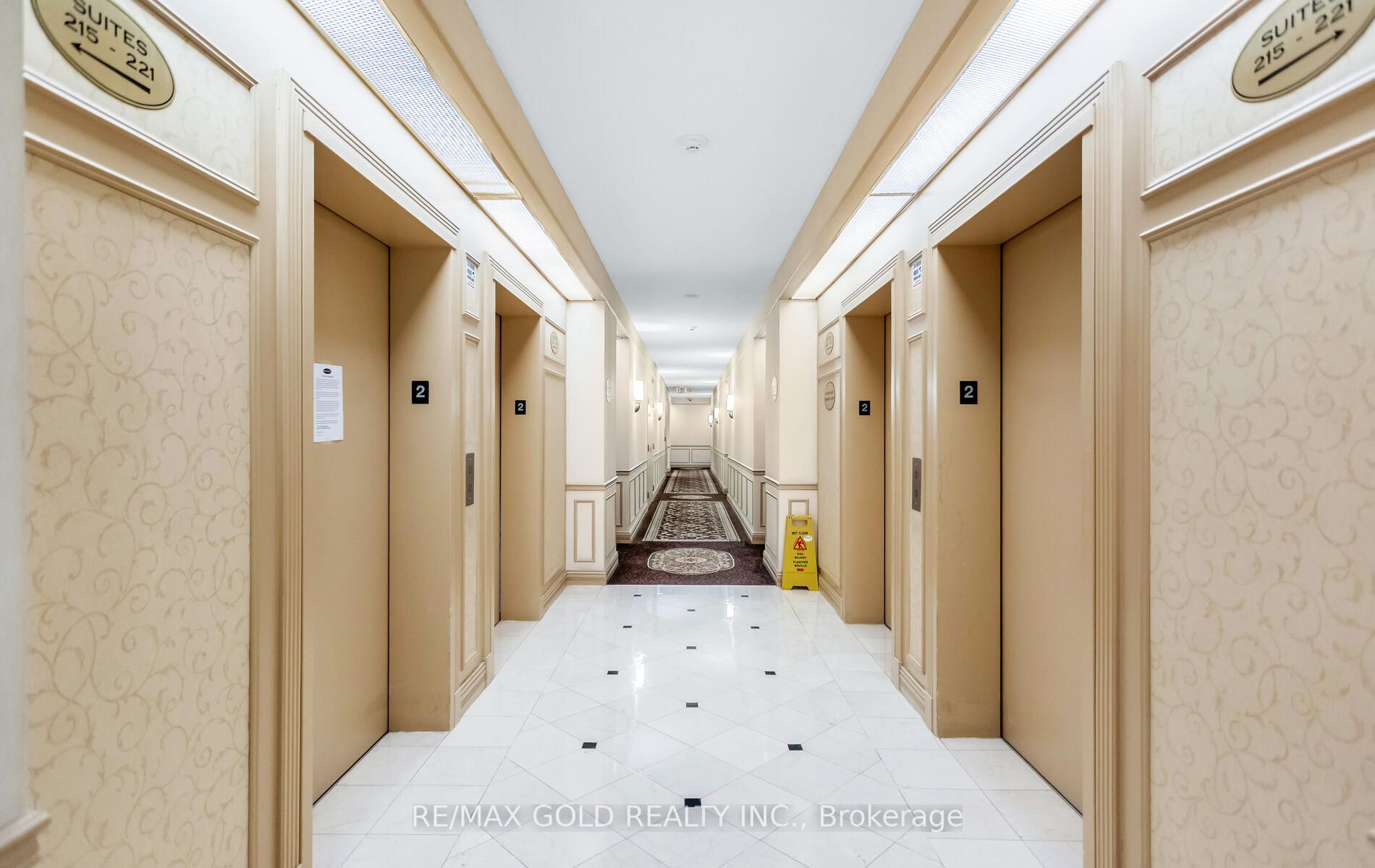 25 Kingsbridge Grdn Circle 224