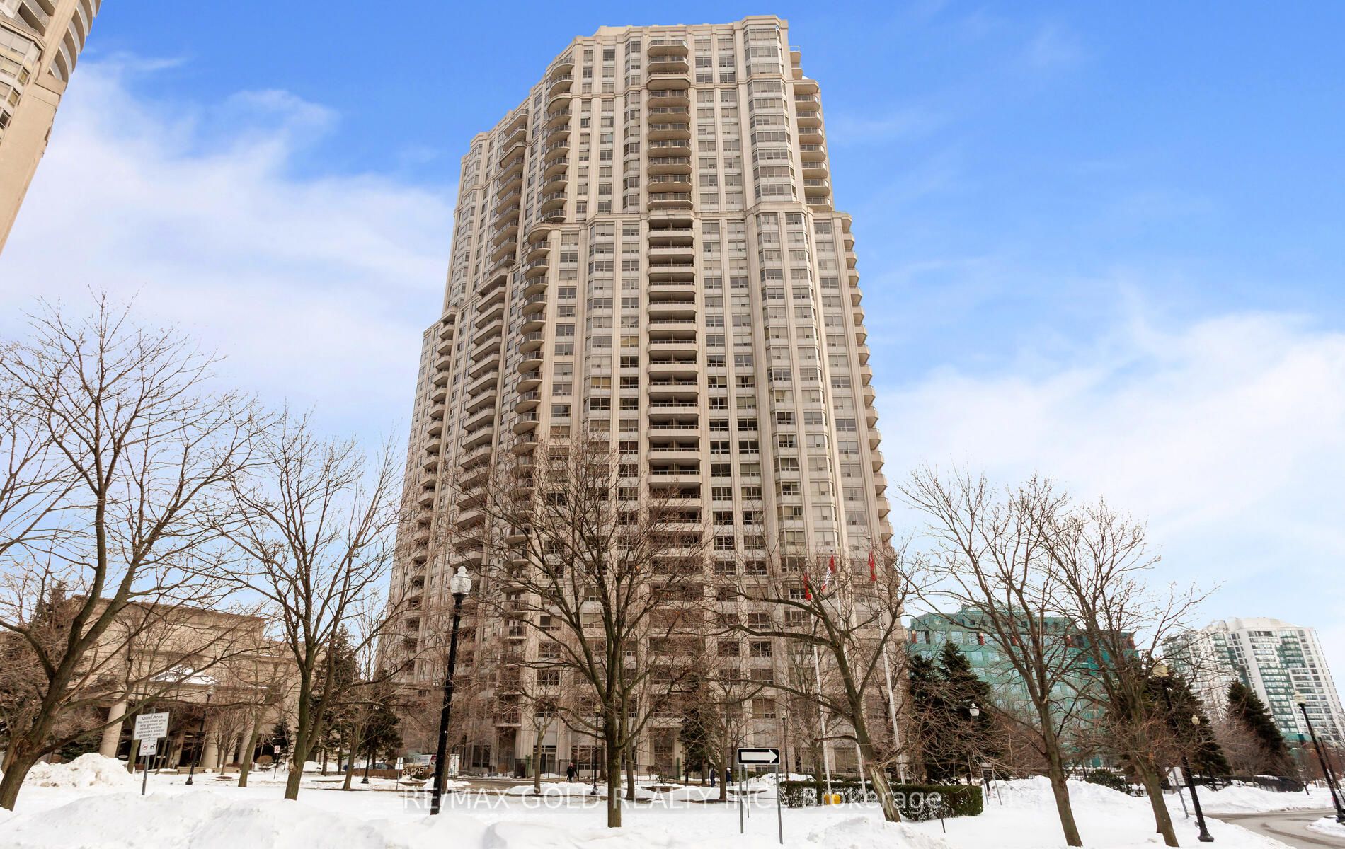 25 Kingsbridge Grdn Circle 224