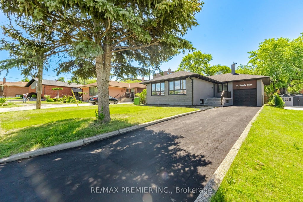 Photo of 19 Jacinta Drive, Toronto, ON M6L 1H6 (MLS # W13656414)