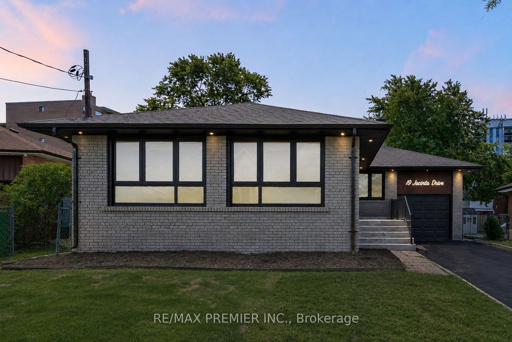 Photo of 19 Jacinta Drive, Toronto, ON M6L 1H6 (MLS # W13656414)