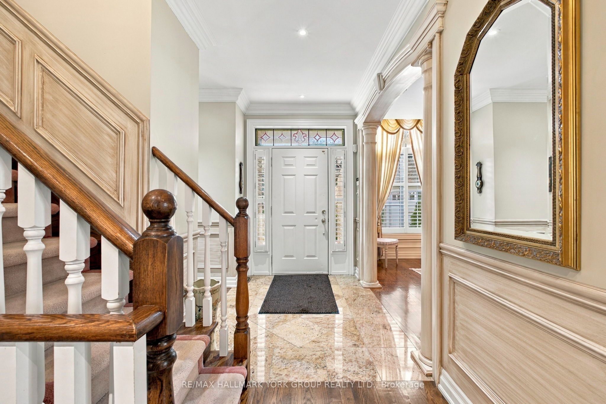 422 Falconwood Hollow