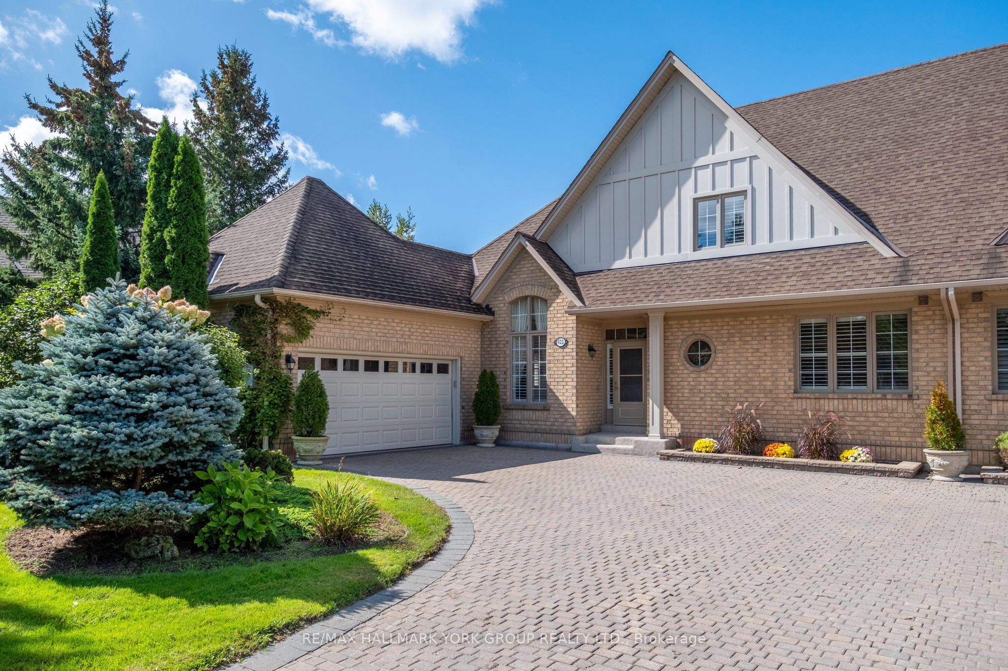 422 Falconwood Hollow