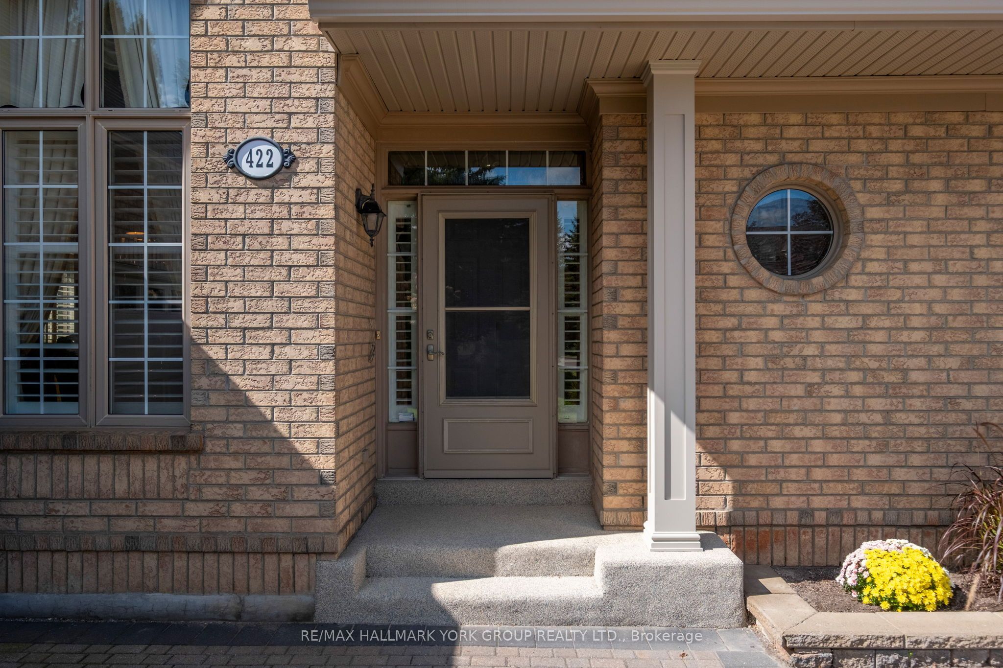 422 Falconwood Hollow