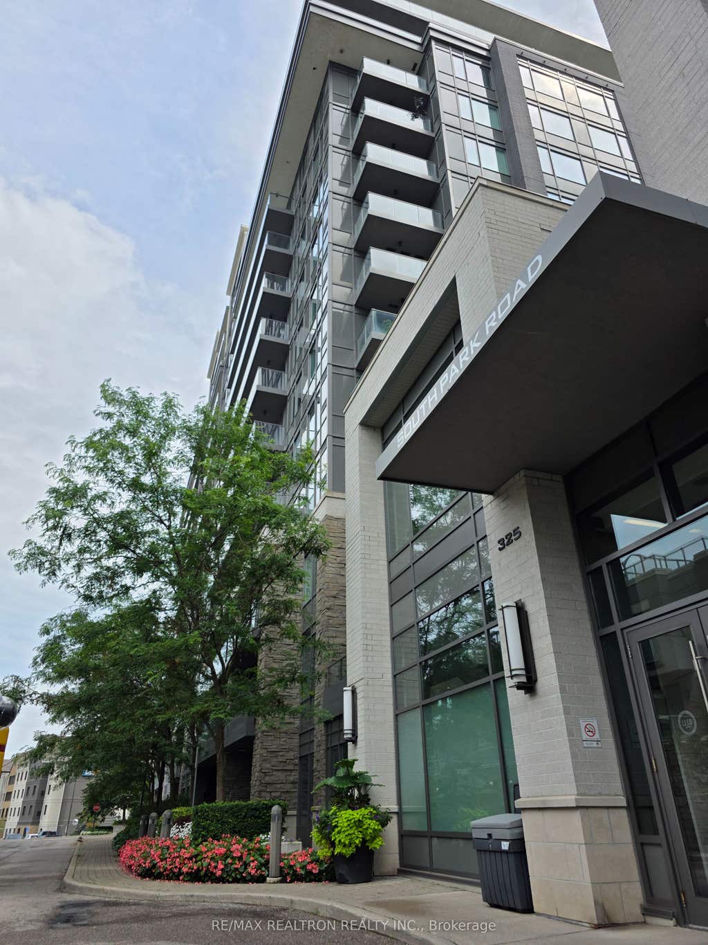 Photo of 325 South Park Road #603, Markham, ON L3T 0B8 (MLS # N13652354)