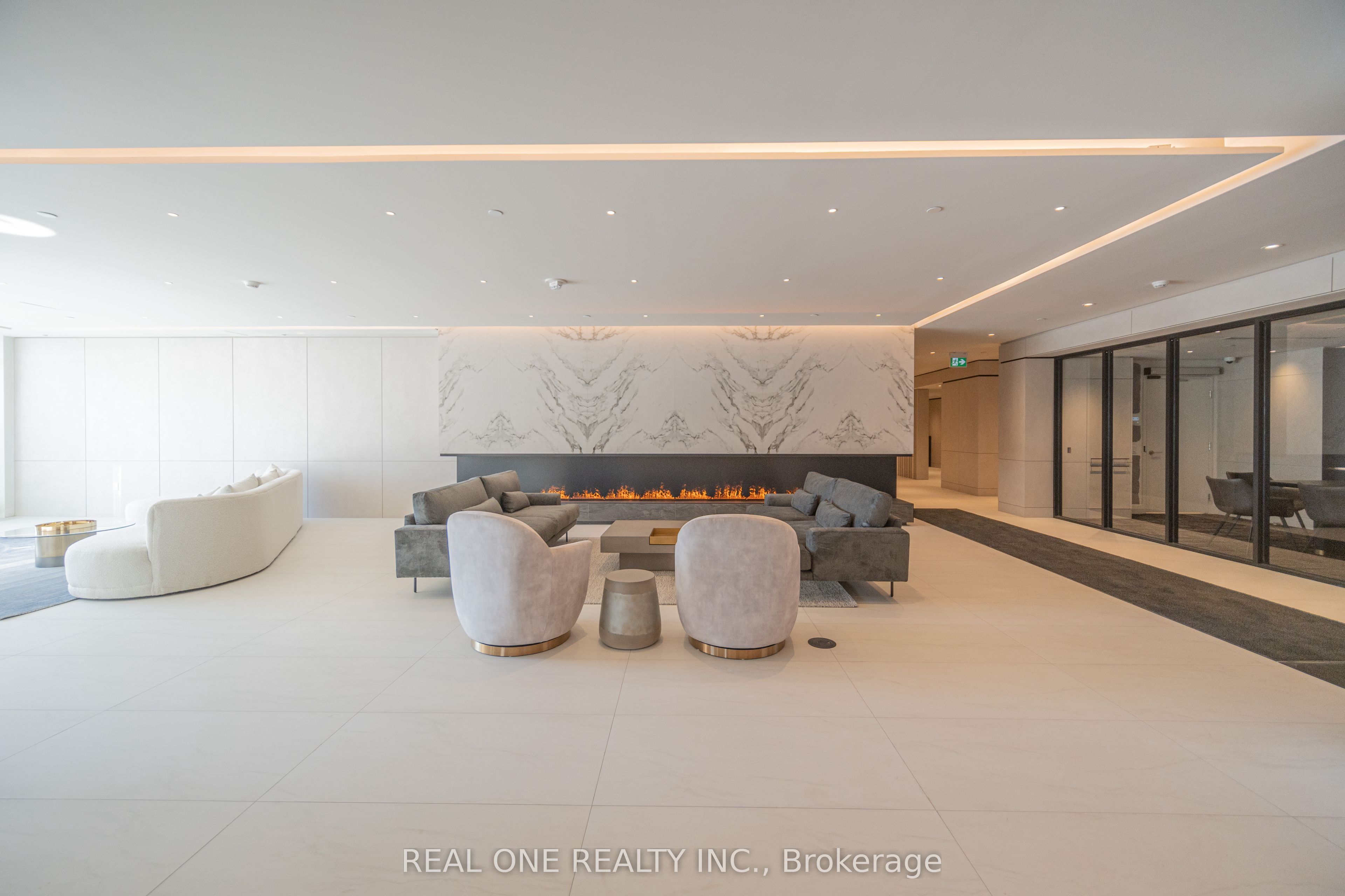 30 Upper Mall Way 1408