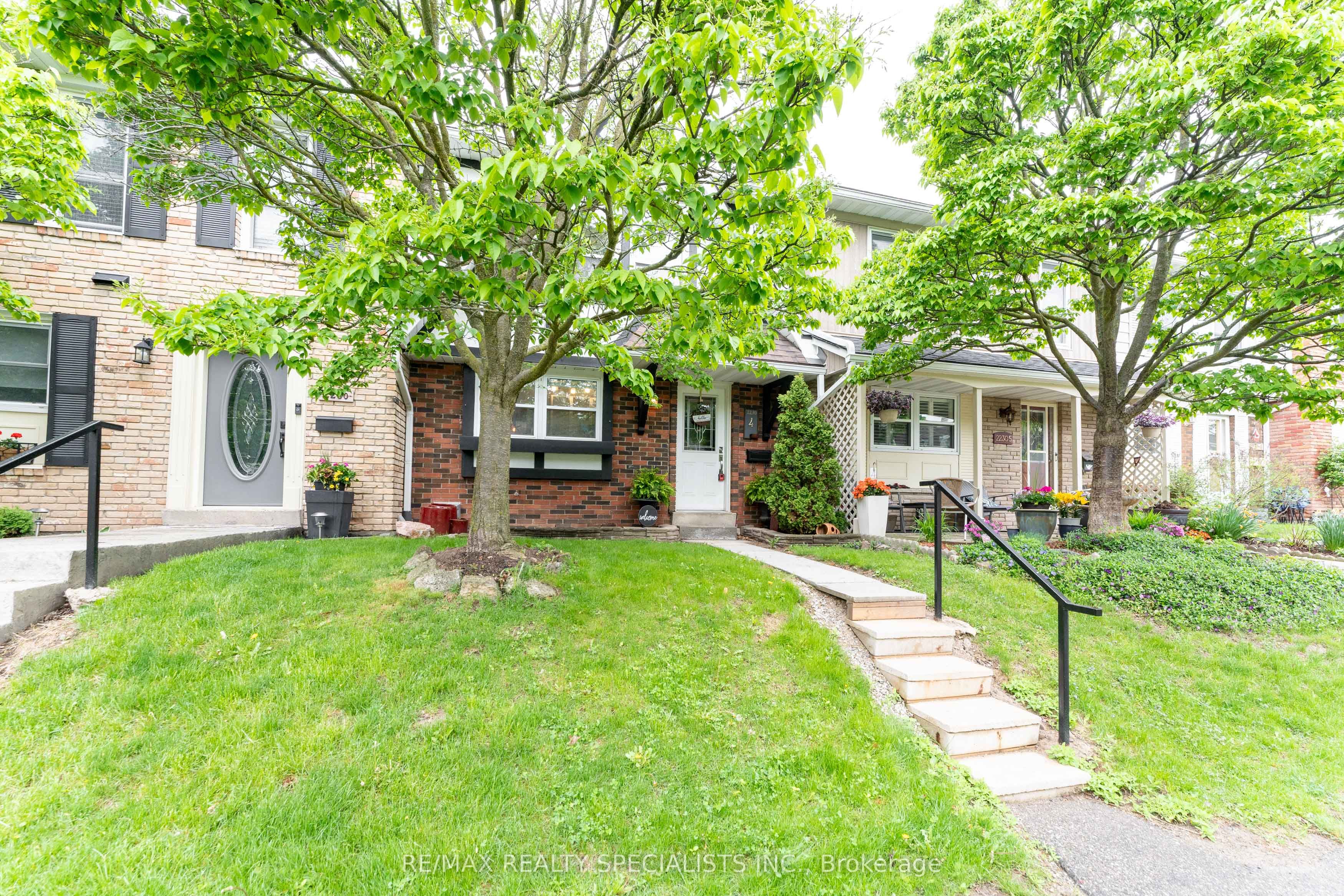2230 Upper Middle Road 4
