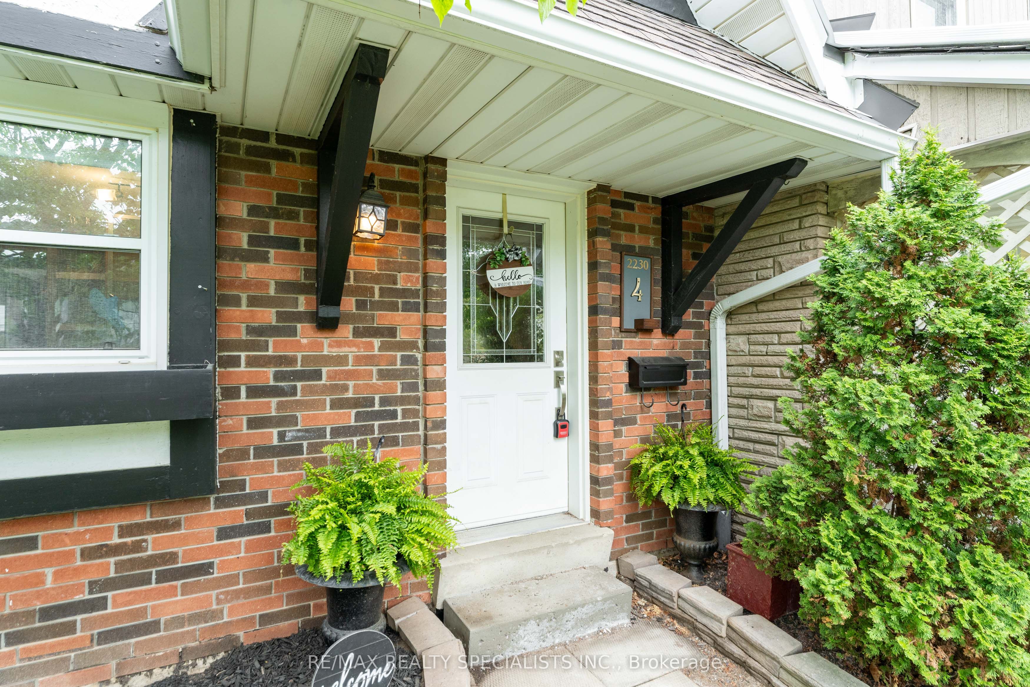 2230 Upper Middle Road 4