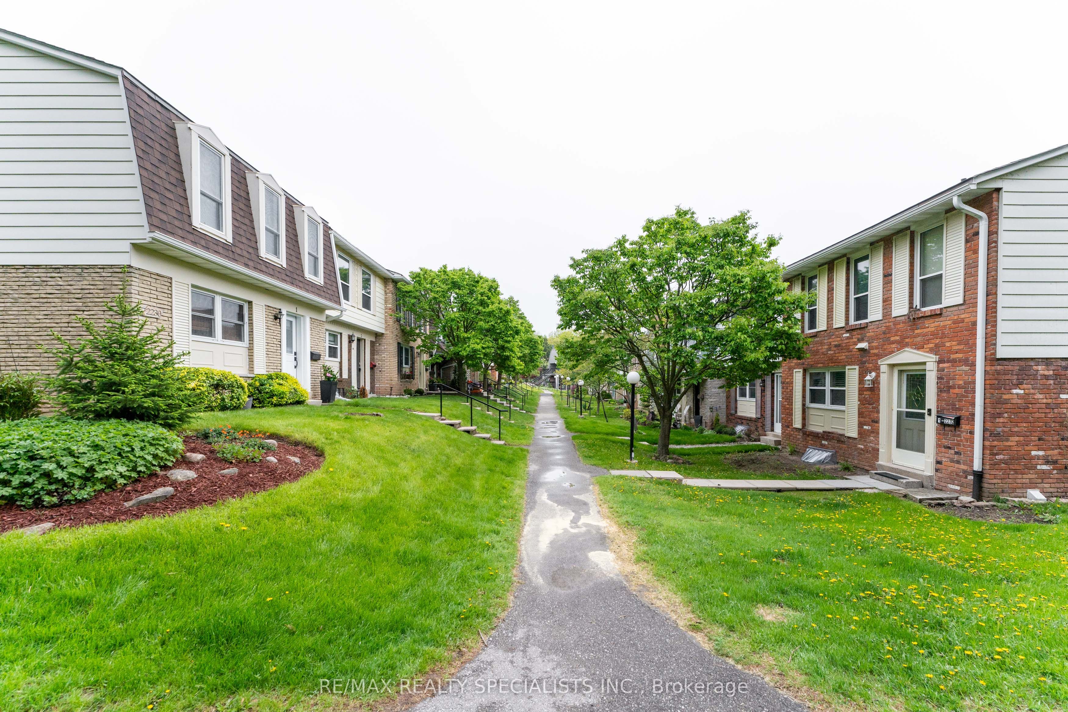 2230 Upper Middle Road 4