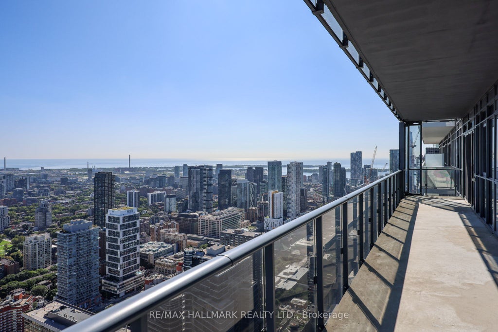 Photo of 7 Grenville Street #6005, Toronto, ON M4Y 0E9 (MLS # C13782024)