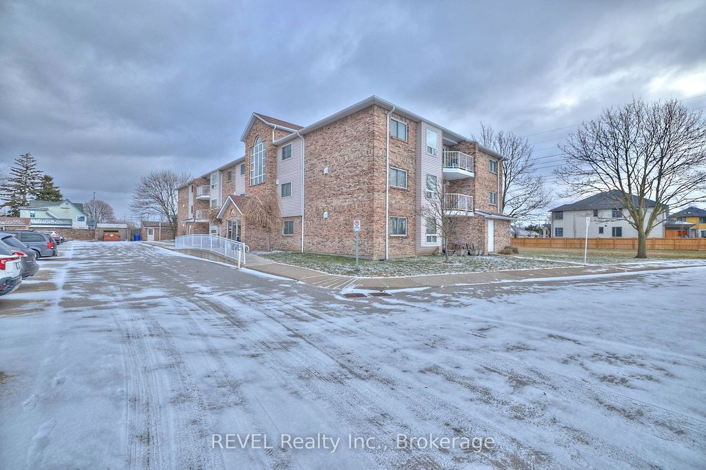 Photo of 1061 Vansickle Road #12, St. Catharines, ON L2S 2X4 (MLS # X12654106)