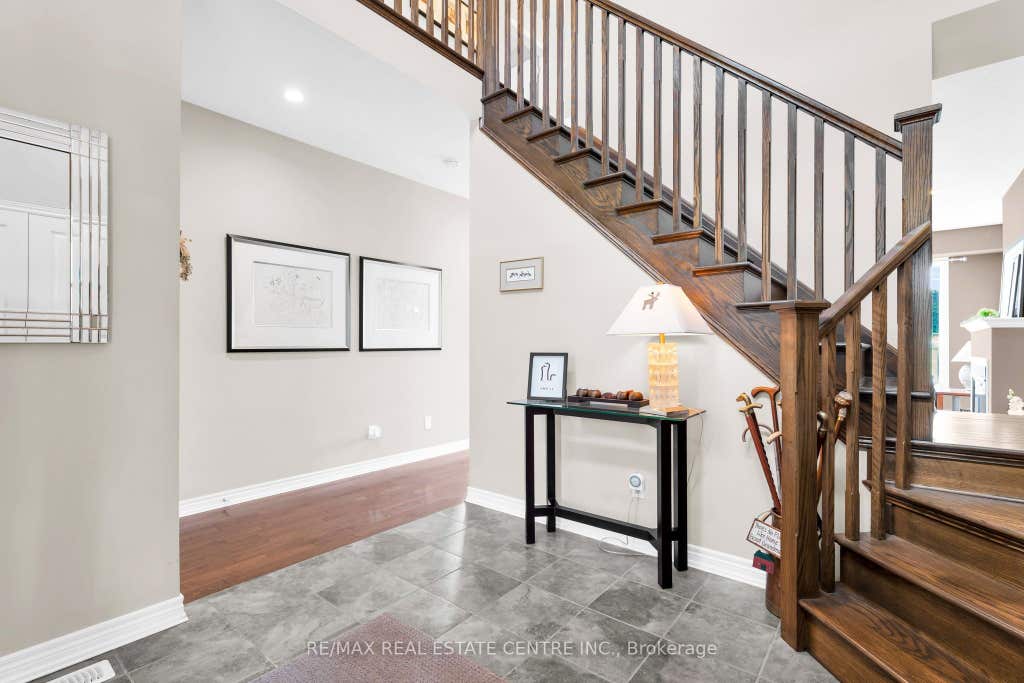 Photo of 35 St. Paul's Place, Orangeville, ON L9W 0A5 (MLS # W13701060)