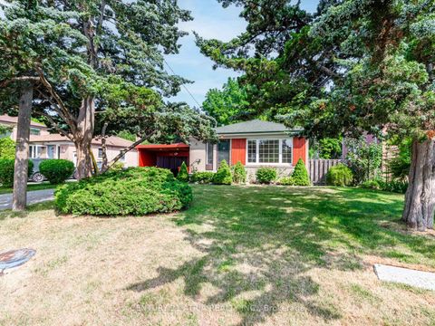 Photo of 64 Rockport Crescent, Richmond Hill, ON L4C 2L6 (MLS # N12459212)