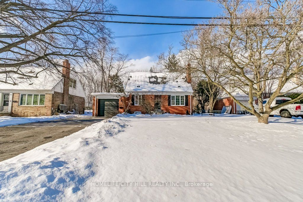 Photo of 867 Melton Drive, Mississauga, ON L4Y 1K9 (MLS # W12714438)